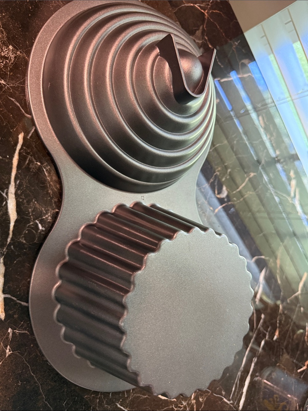Wilton Giant Cupcake Cake Pan
